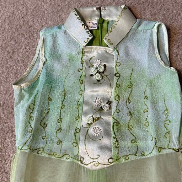 Vietnamese outfit - Picture 2 of 4